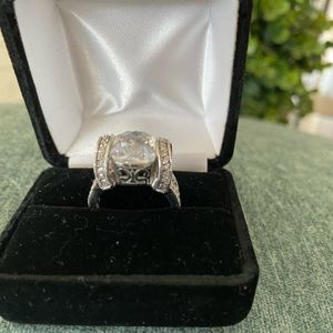 Approximately 9 karats/Belle Luce